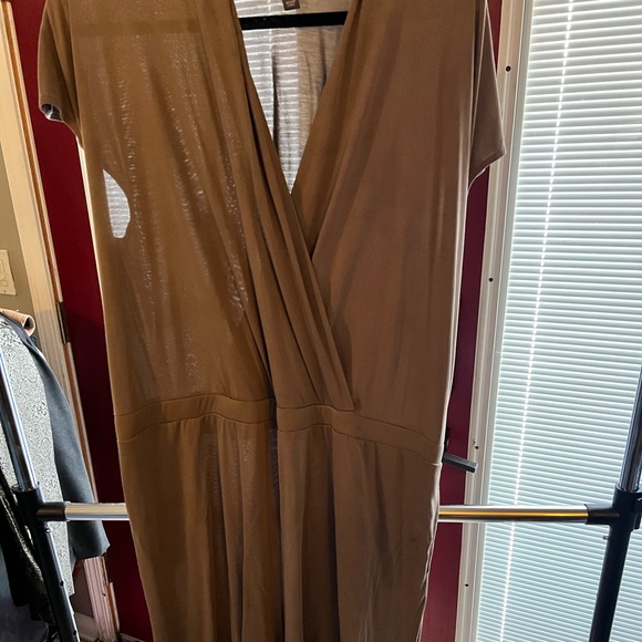Lisa Rinna jumpsuit - Picture 2 of 3